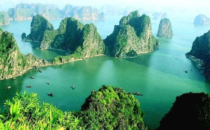 Teluk Ha Long masuk daftar “100 perjalanan yang disarankan untuk dilakukan dalam hidup” - ảnh 1