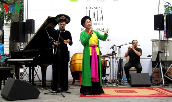 Luala Concert: tempat pertemuan antara musik tradisional dan musik modern - ảnh 2