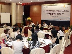 Mendorong dan membela hak wanita dan anak–anak ASEAN - ảnh 1