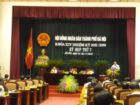 Pembukaan sidang ke-7 Dewan Rakyat kota Hanoi - ảnh 1