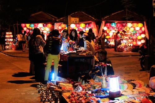Suara malam bulan purnama di kota lama Hoi An - ảnh 2