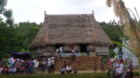 Rumah Guol dari orang etnis minoritas Co Tu - ảnh 2