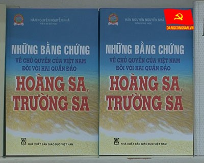 Pameran dengan tema “Hoang Sa, Truong Sa adalah milik Vietnam – bukti-bukti sejarah” - ảnh 1