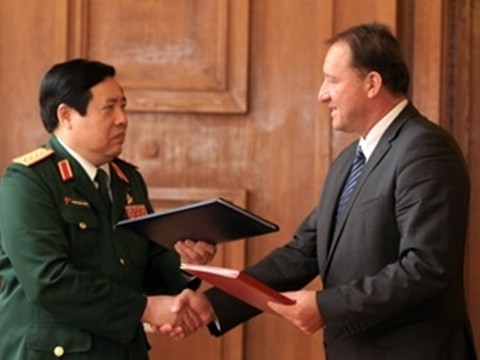 Vietnam – Bulgari mendorong hubungan kerjasama pertahanan - ảnh 1