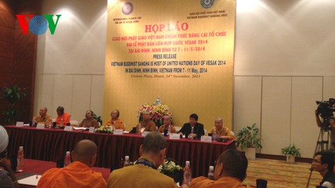 Mega upacara Waisak 2014 diadakan di Vietnam dengan bentuk pemasyarakatan - ảnh 1