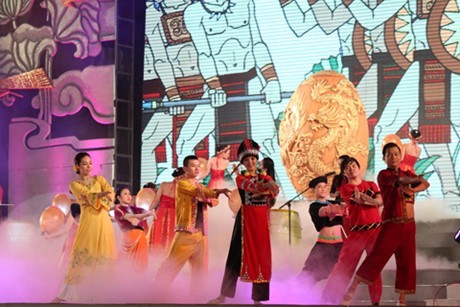 Persatuan besar semua etnis – pusaka budaya Vietnam turut menyebarkan nilai-nilai budaya - ảnh 1