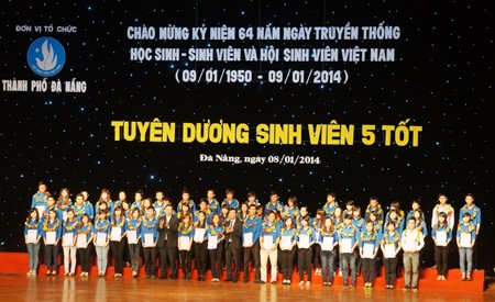 Banyak aktivitas diadakan sehubungan dengan Hari tradisi pelajar, mahasiswa Vietnam - ảnh 1
