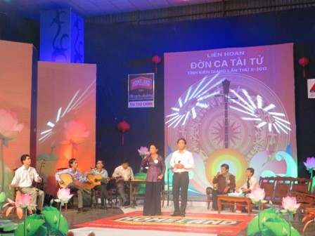Festival Don Ca Tai Tu provinsi Long An yang khas - ảnh 1