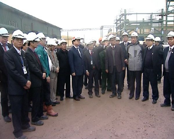 Deputi PM Hoang Trung Hai mengunjungi Pabrik Amon Nitrat - ảnh 1