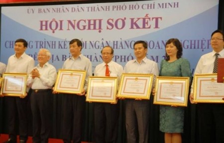 Kota Ho Chi Minh mendorong kuat program konektivitas perbankan – badan usaha - ảnh 1