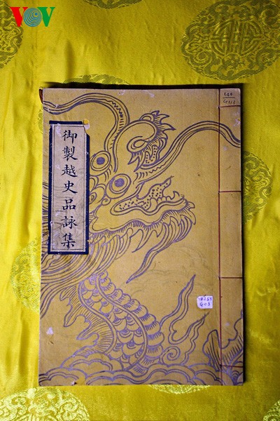 Benda peninggalan sejarah yang tak ternilaikan harganya dari Museum Istana Kerajaan Hue - ảnh 9