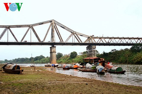 Jembatan Long Bien - Simbol dari ibukota Hanoi - ảnh 2