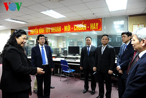 Wakil Ketua MN Tong Thi Phong mengunjungi VOV - ảnh 3