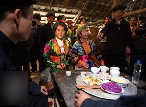Kisah tentang pernikahan rakyat etnis minoritas Mong di provinsi Dien Bien - ảnh 2