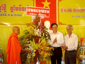 Banyak aktivitas perayaan Tahun Baru tradisional Chol Chnam Thmay diadakan rakyat etnis minoritas Khmer - ảnh 1
