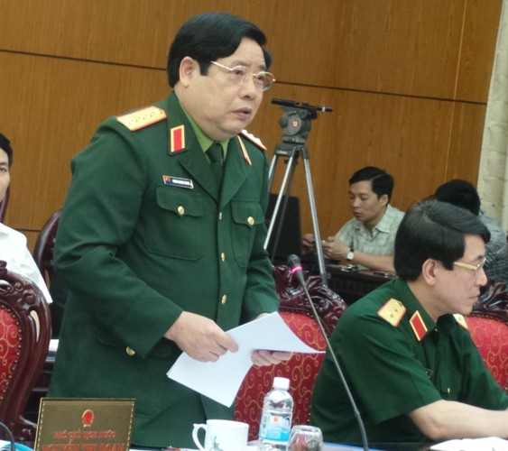 Komite Tetap MN Vietnam memberikan pendapat terhadap RUU tentang Perwira Tentara Rakyat Vietnam (amandemen) - ảnh 1