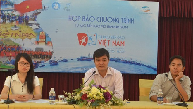 Mahasiswa Vietnam dengan perasaan cinta terhadap laut dan pulau Tanah Air - ảnh 1