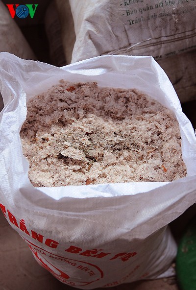 Pembuatan permen kelapa di provinsi Ben Tre - ảnh 2