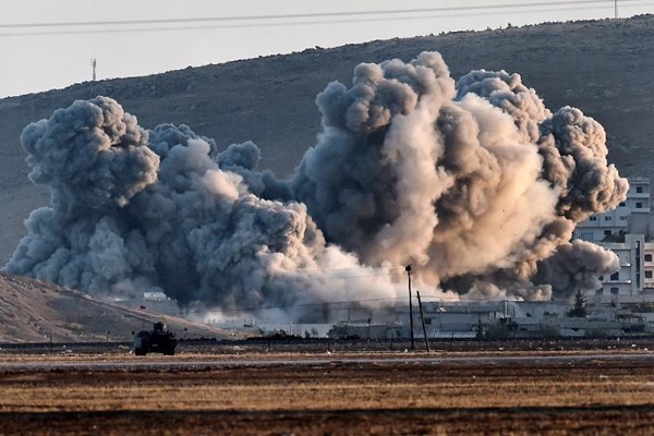 Amerika Serikat melakukan serangan udara baru terhadap IS di Irak dan Suriah - ảnh 1