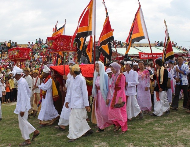Warga etnis minoritas Cham membuka Festival Kate - ảnh 1