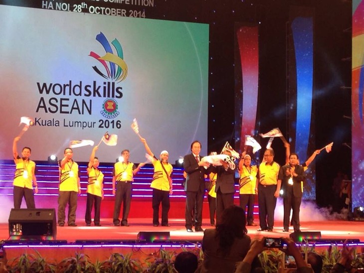 Kompetisi ke-10 Ketrampilan Kerja ASEAN di kota Hanoi berakhir secara sukses - ảnh 12