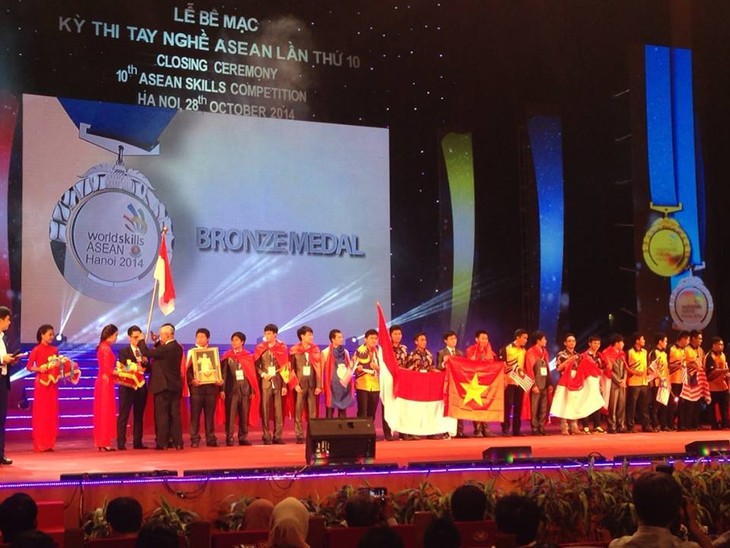 Kompetisi ke-10 Ketrampilan Kerja ASEAN di kota Hanoi berakhir secara sukses - ảnh 4