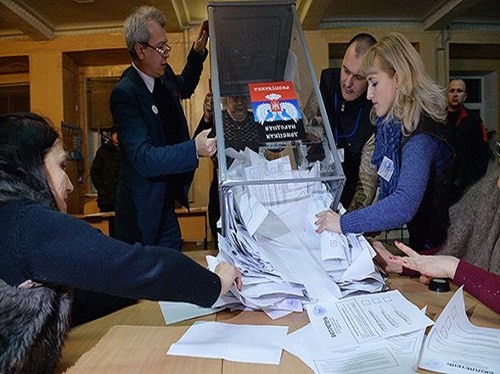 Pihak pro Rusia menjadi pelopor sementara dalam pemilihan-pemilihan di Ukraina Timur - ảnh 1