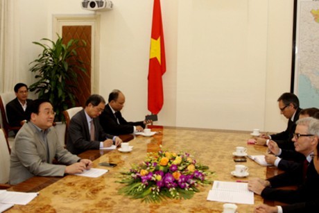 Badan usaha Perancis ingin memperluas investasi di Vietnam - ảnh 1