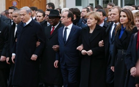 Pawai yang bersejarah berlangsung di Perancis untuk memprotes terorisme - ảnh 1