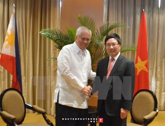 Komunike pers bersama tentang kunjungan Deputi PM, Menlu Vietnam Pham Binh Minh di Filipina - ảnh 1