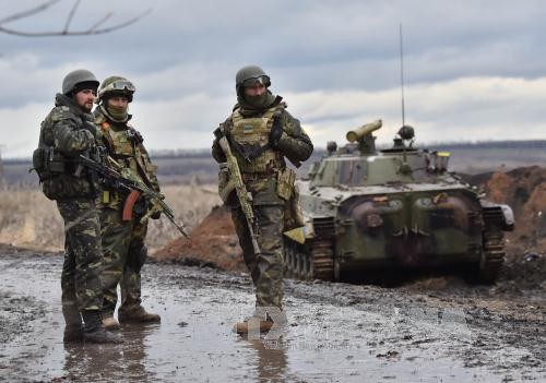 Perundingan tentang Ukraina runtuh, bentrokan terus meningkat di Ukraina Timur - ảnh 1