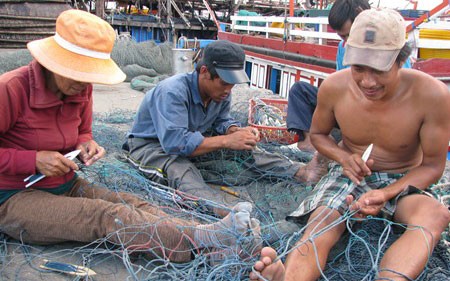 Hari Raya Tet bagi kaum nelayan di laut yang jauh - ảnh 1