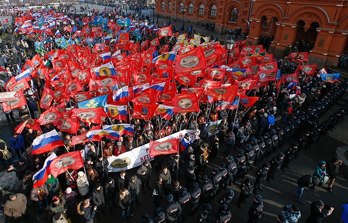 Rusia: puluhan ribu orang melakukan pawai untuk memprotes Maidan - ảnh 1