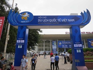 24 negara dan teritori berpartisipasi pada Pekan Raya Pariwisata Internasional Vietnam 2015 - ảnh 1