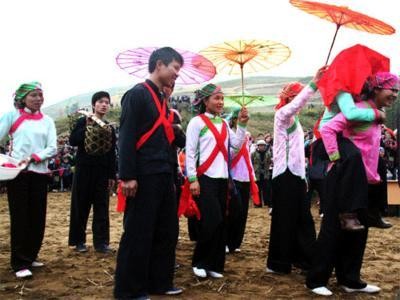 Adat pernikahan dari orang etnis minoritas Giay di provinsi Lao Cai - ảnh 1
