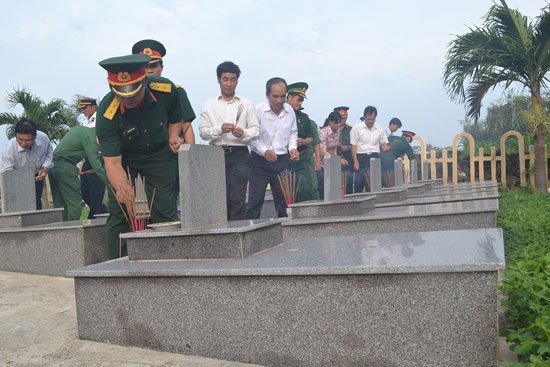 Kabupaten pulau Ly Son, provinsi Quang Ngai memperingati ultah ke-40 hari Pembebasan - ảnh 1
