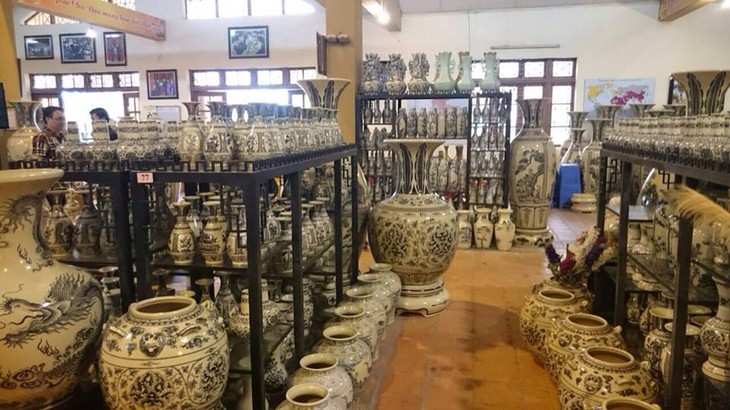 Keramik Chu Dau turut melestarikan kebudayaan Vietnam - ảnh 3