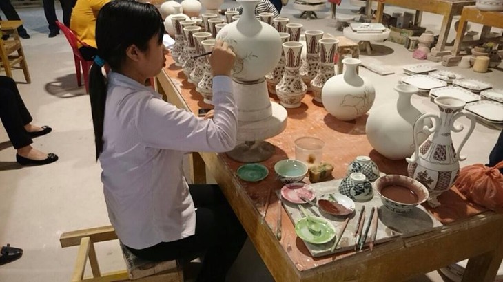 Keramik Chu Dau turut melestarikan kebudayaan Vietnam - ảnh 7