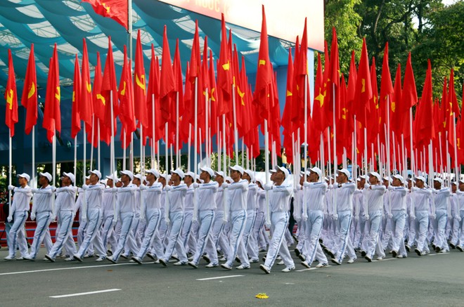Persiapan parade militer untuk memperingati Ultah ke-40 Pembebasan Vietnam Selatan dan Penyatuan Tanah Air - ảnh 3