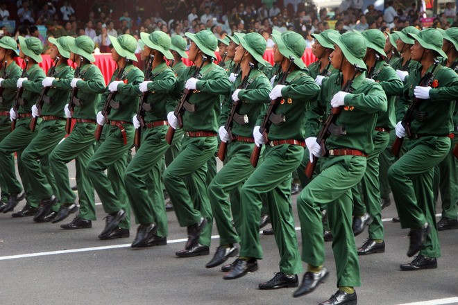 Persiapan parade militer untuk memperingati Ultah ke-40 Pembebasan Vietnam Selatan dan Penyatuan Tanah Air - ảnh 6