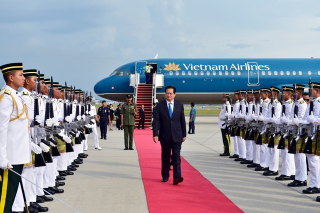 PM Nguyen Tan Dung tiba di Kuala Lumpur - ảnh 1