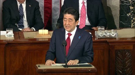 PM Jepang membacakan pidato yang bersejarah di depan Kongres Amerika Serikat - ảnh 1