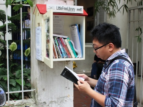 Dua pemudi dan proyek lemari buku masyarakat “Neverland Library” - ảnh 2