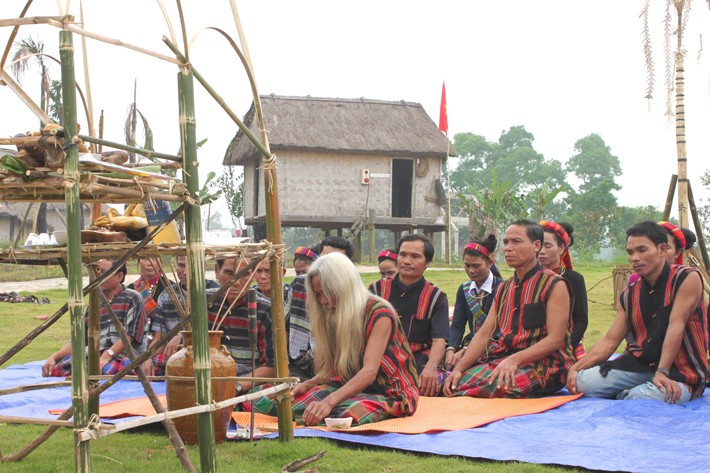 Warga etnis minoritas Van Kieu - ảnh 2