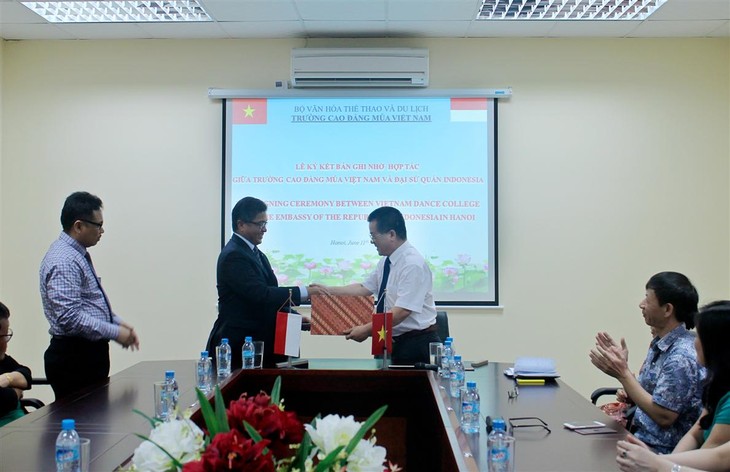 Kerjasama pendidikan dan pelatihan antara negara-negara ASEAN - ảnh 1