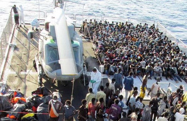 Italia mencemaskan terorisme Islam mendapat keuntungan dari penyelenggaraan imigrasi secara ilegal - ảnh 1