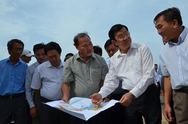 Presiden Truong Tan Sang melakukan kunjungan kerja di provinsi Khanh Hoa - ảnh 1