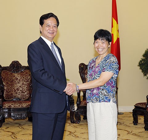PM Nguyen Tan Dung menerima Profesor Astronomi Dunia, Luu Le Hang - ảnh 1