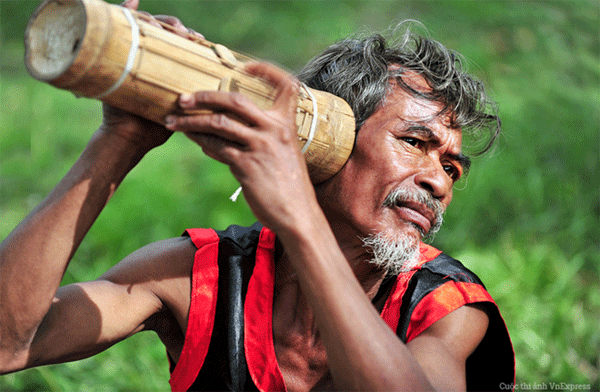 Instrumen musik Chapi memenuhi hati warga etnis minoritas Raglai - ảnh 1