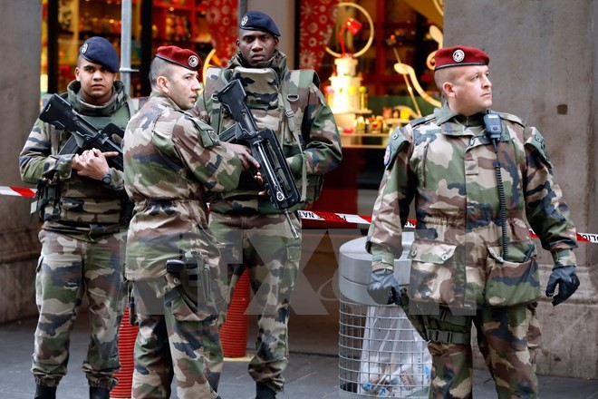 Perancis memperkuat keamanan untuk pangkalan-pangkalan militer - ảnh 1
